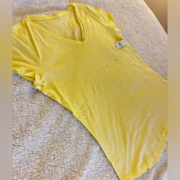 NWT, NYC-Soft V Neck Tee - Picture 3 of 3